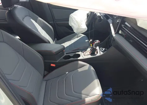 2025 Volkswagen Jetta Gli 2.0T Autobahn z USA, uszkodzony, nr VIN 3VW2T7BU0SM028497